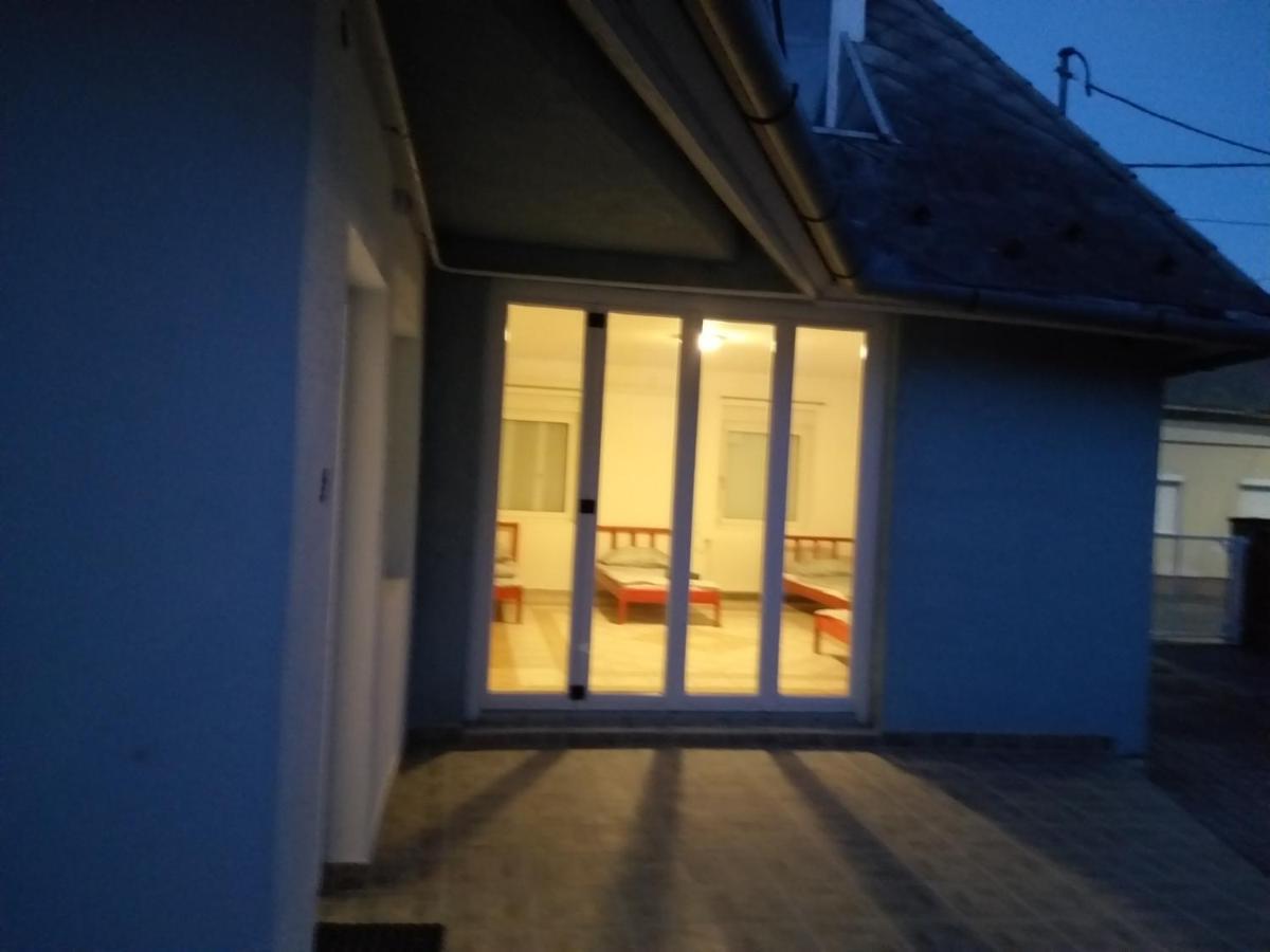 Azure House Aparthotel Keszthely Exterior photo